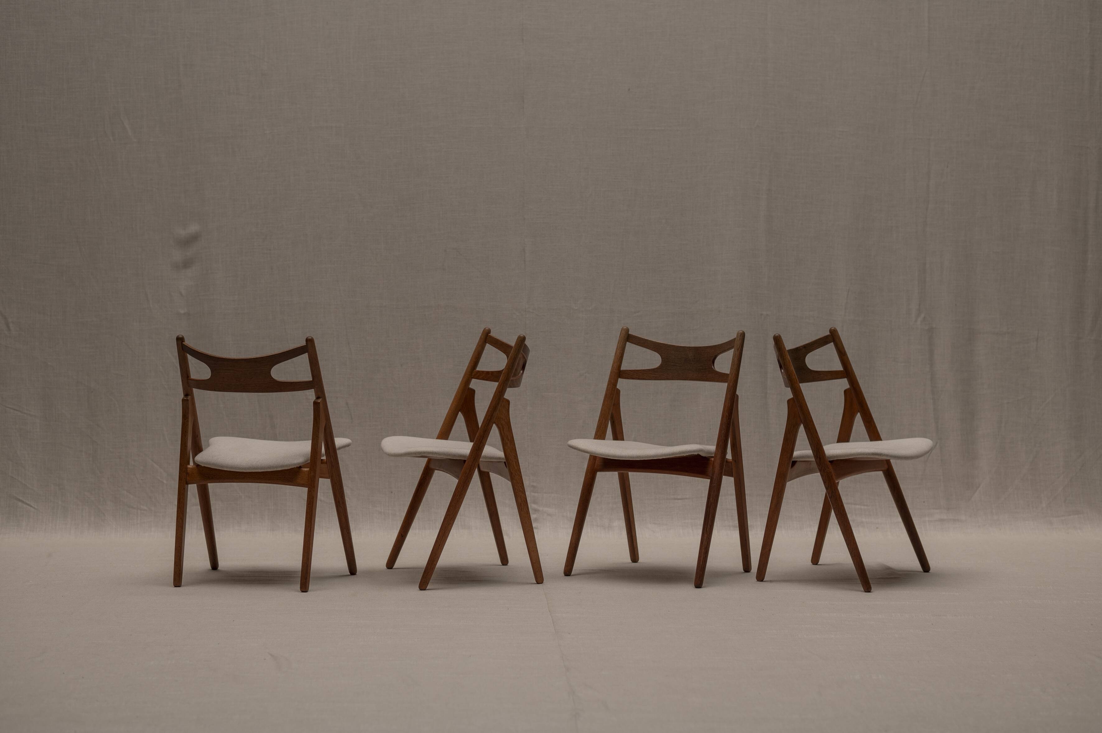Hans J Wegner 'Sawbuck' CH29 Dining Chairs