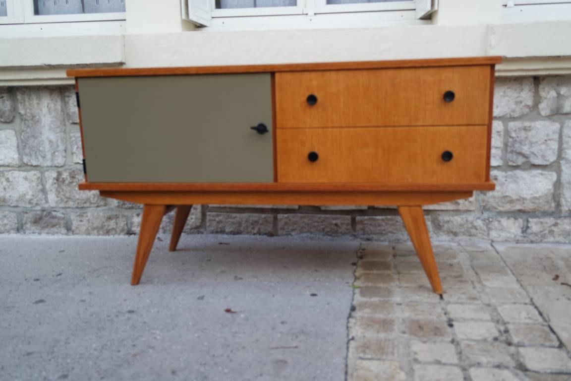 Compass feet sideboard