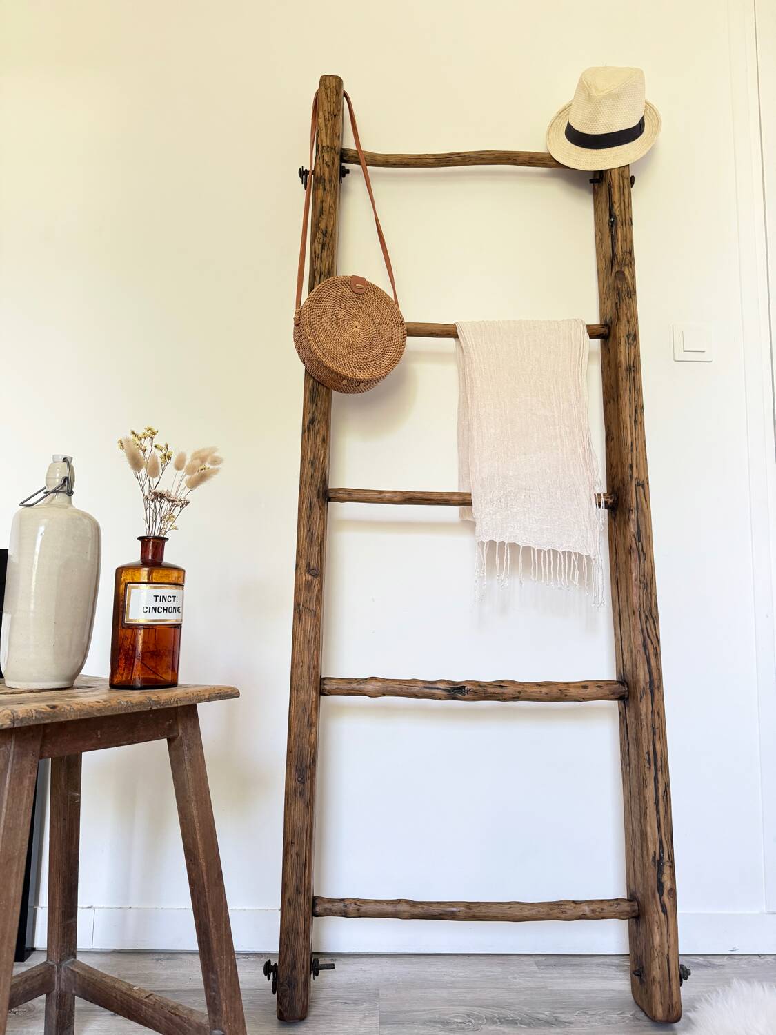 Old wooden ladder / rack