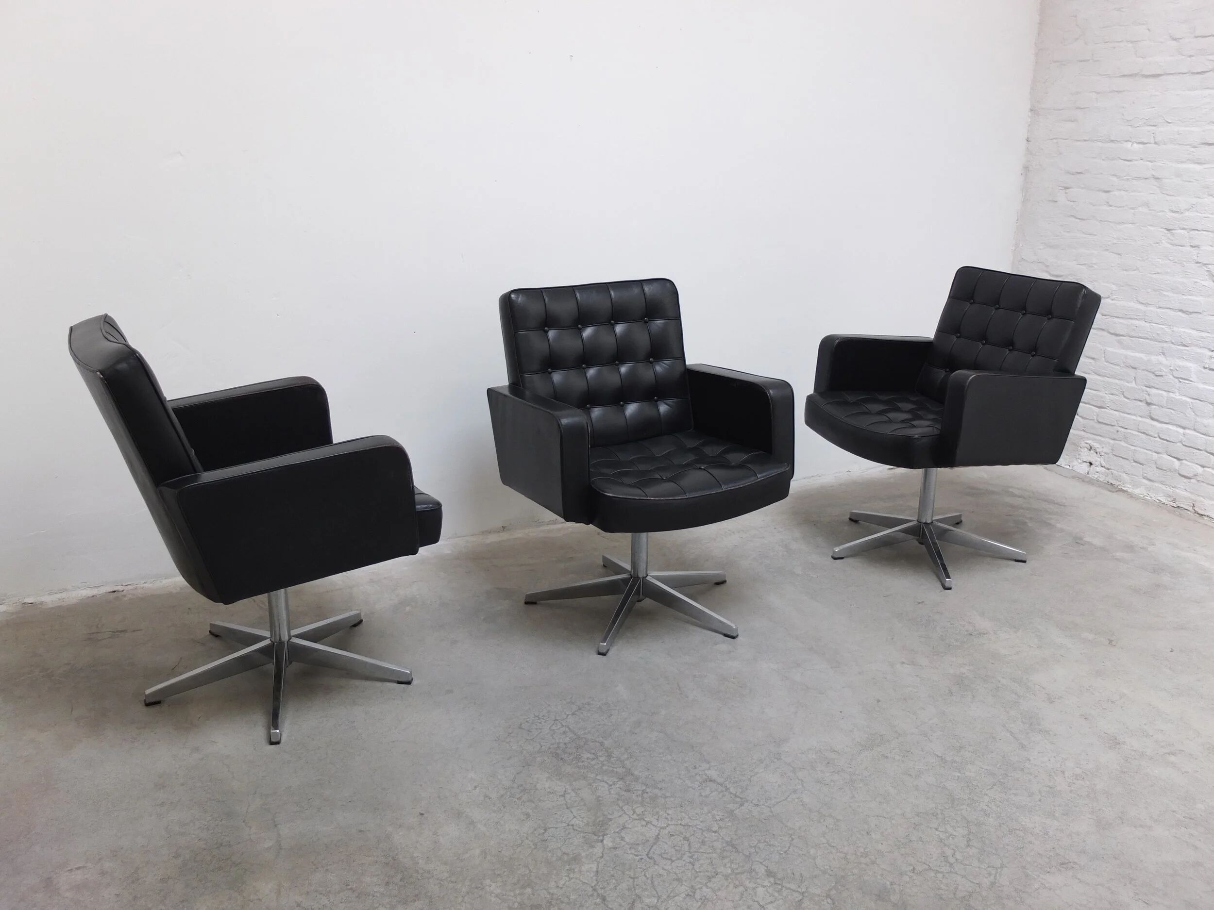 Set of 3 Executive Chairs by Vincent Cafiero for Knoll International, 1960s