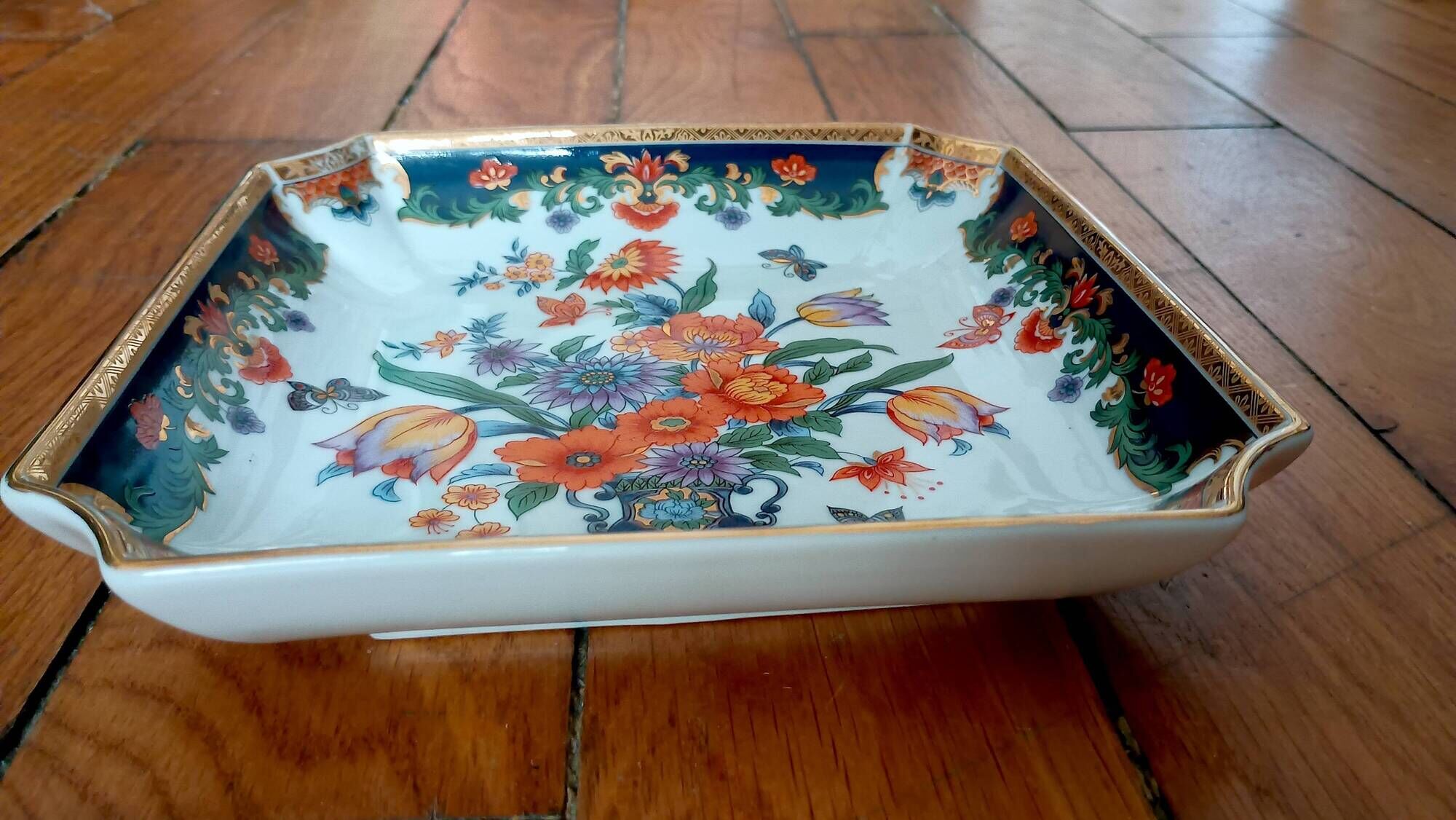 Imari porcelain catchall
