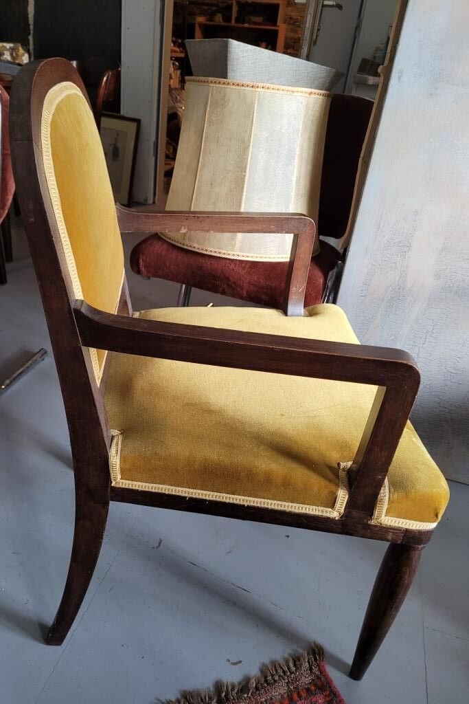 Wide and comfortable bridge chair