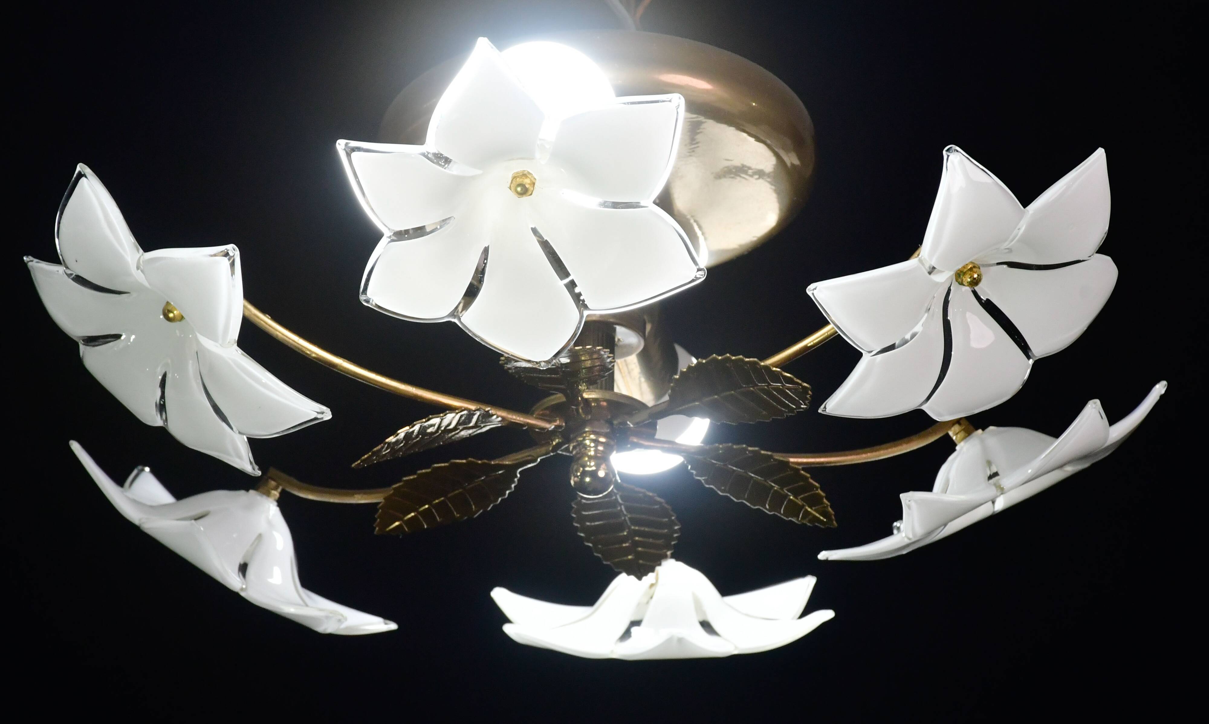 Petite vintage Murano ceiling light white flowers, 1970s