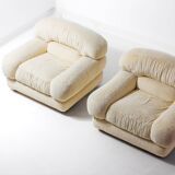 Elegant Italian lounge chairs in cream coloured fabric, 1970s