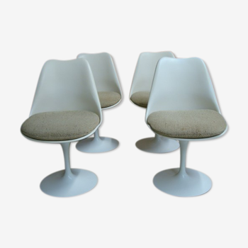 Quatre chaises tulipes d'Eero Saarinen édition Knoll