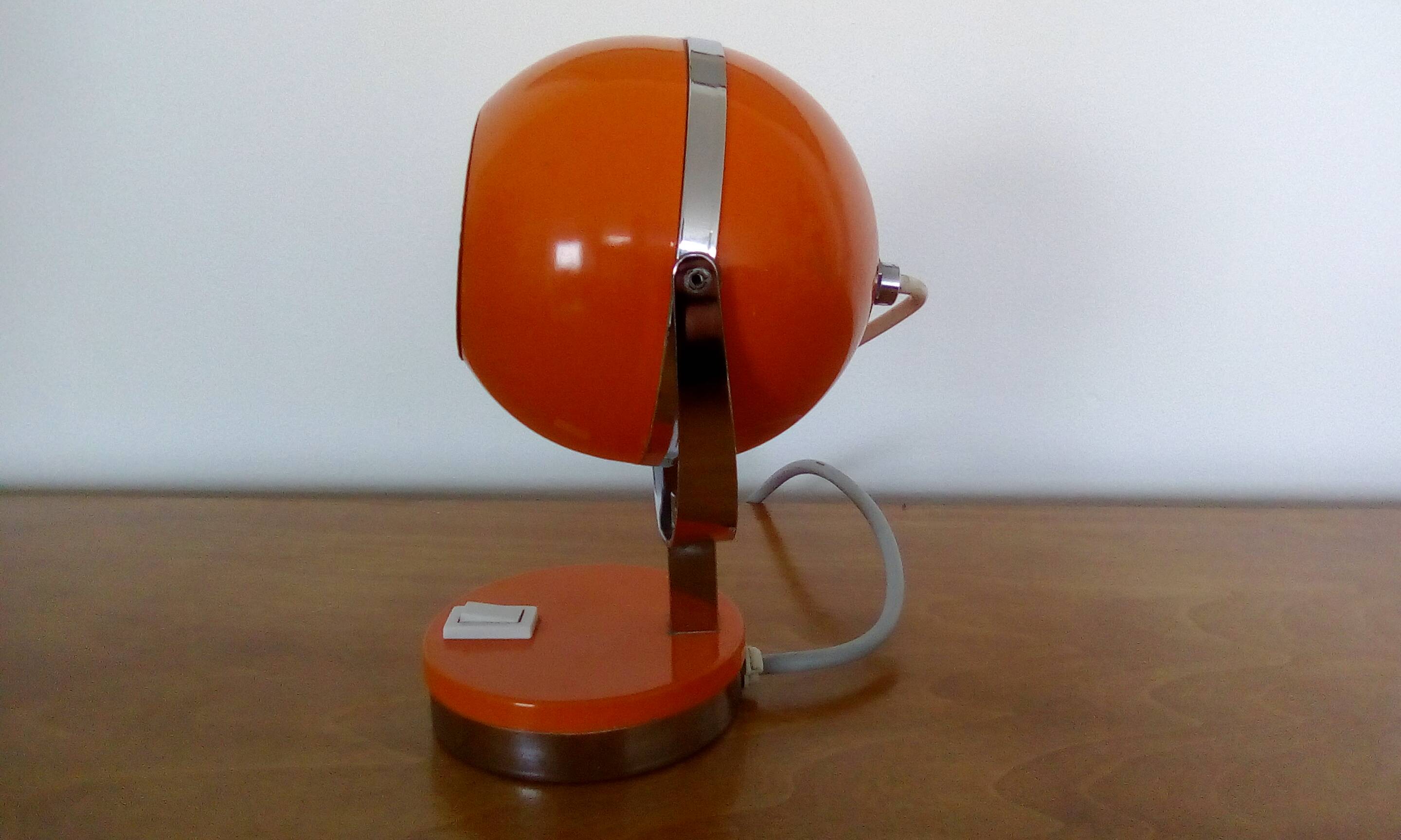 Lampe à poser eyeball orange et chrome