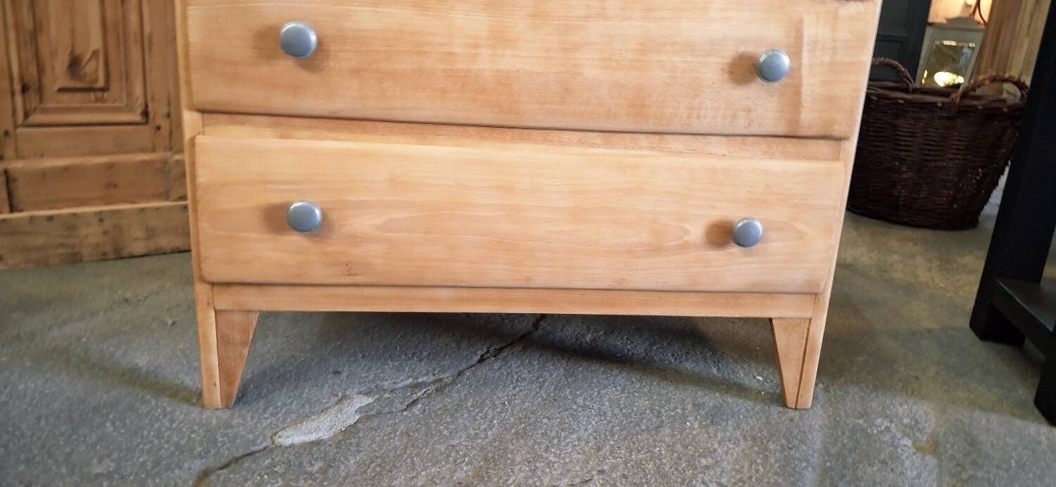 Vintage chest of drawers