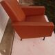 Fauteuil en skaï marron années 70