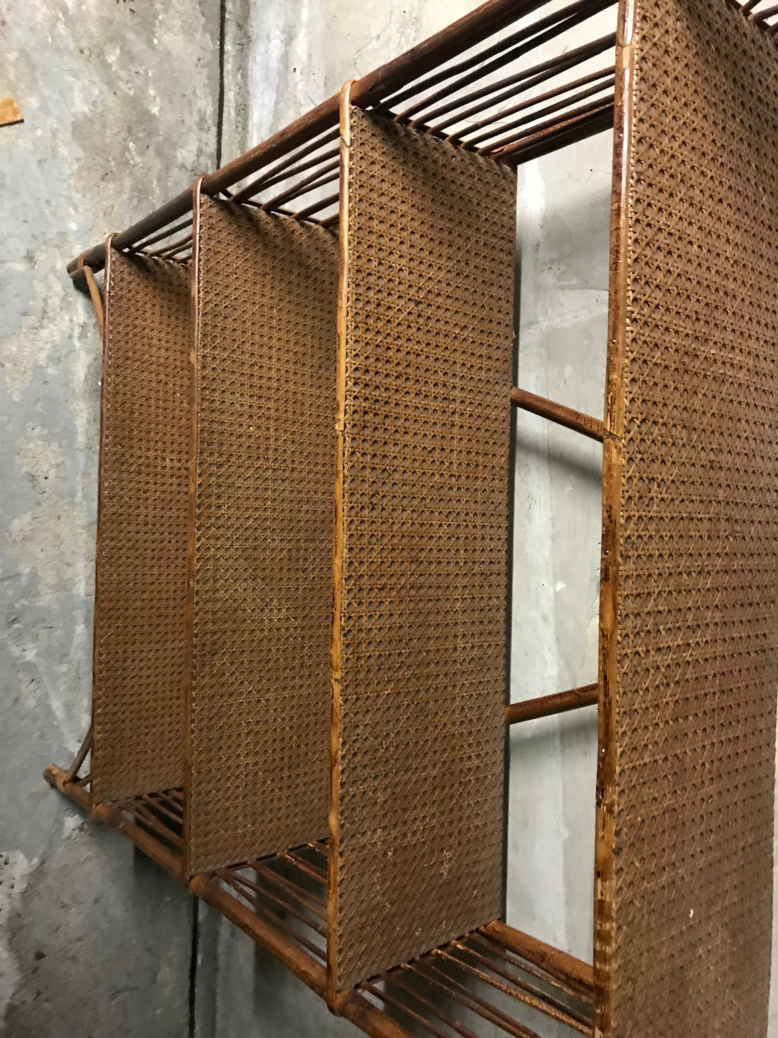 Ancien Mobilier De Poupée En Rotin Et Bambou - Mini-meuble Vintage