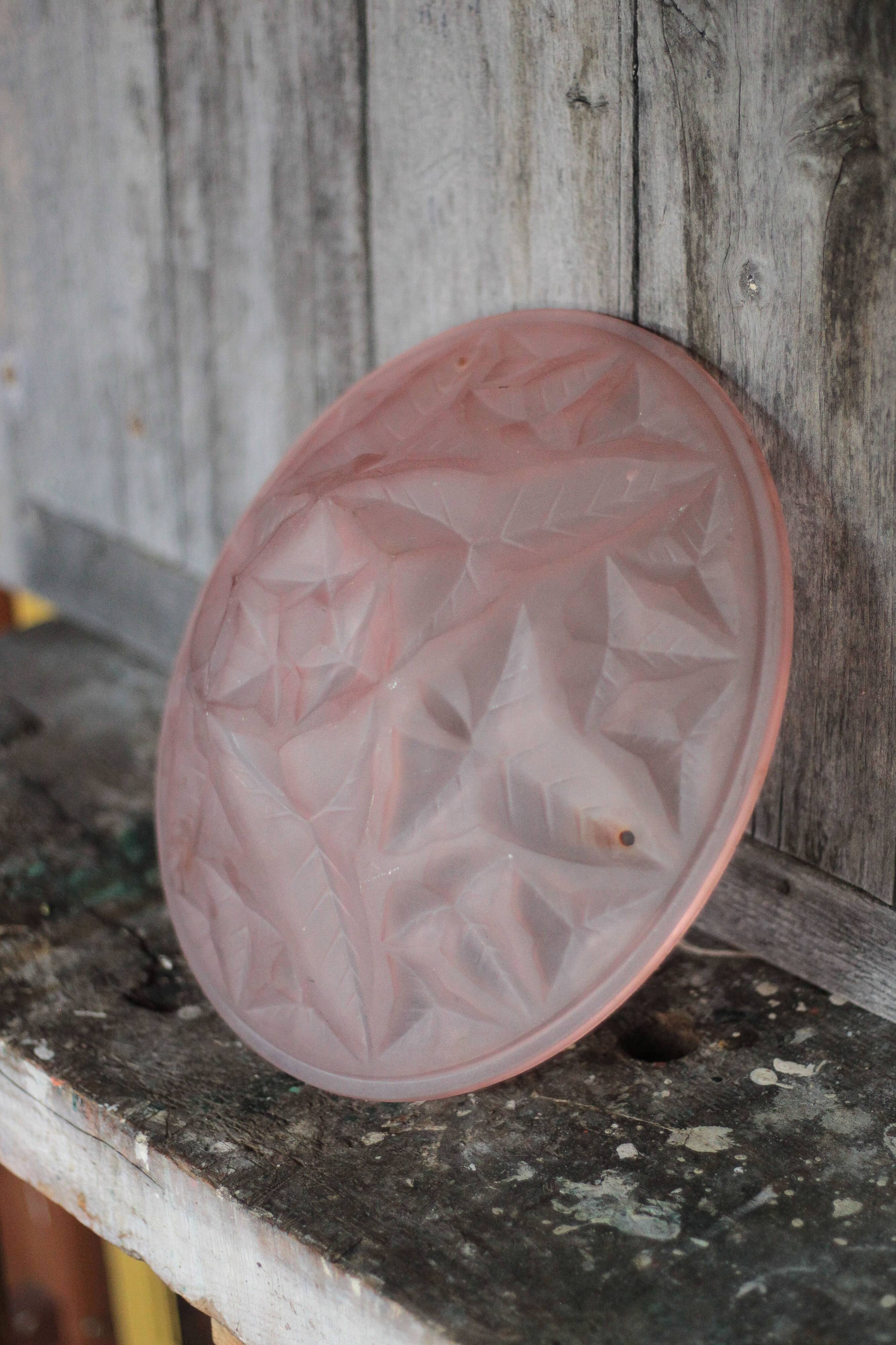 Vintage Art Deco ceiling light, bowl suspension with leaf patterns, pink.