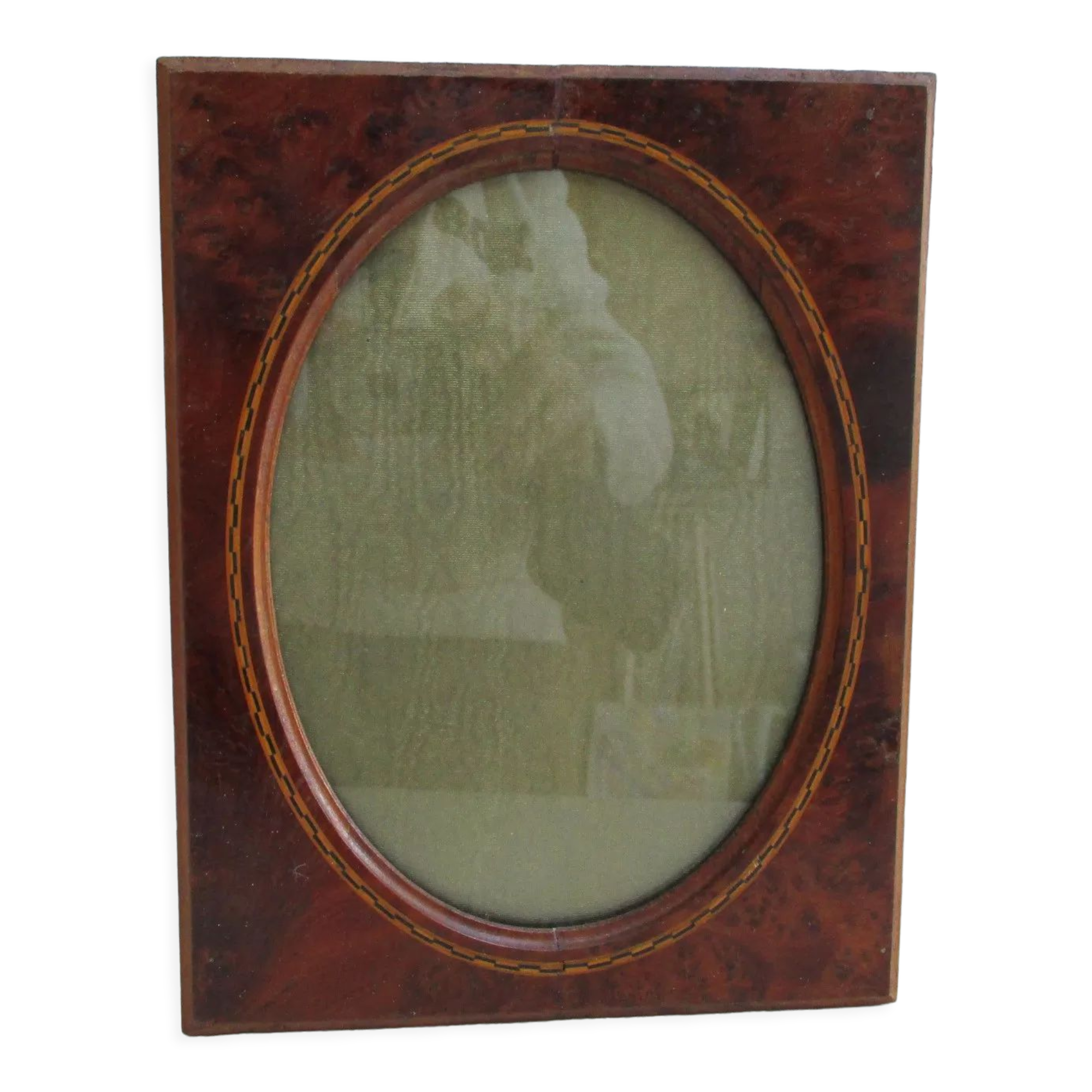 Encadrement en loupe et marqueterie