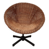 Wicker basket armchair