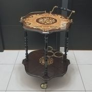 Desserte à roulettes en marqueterie