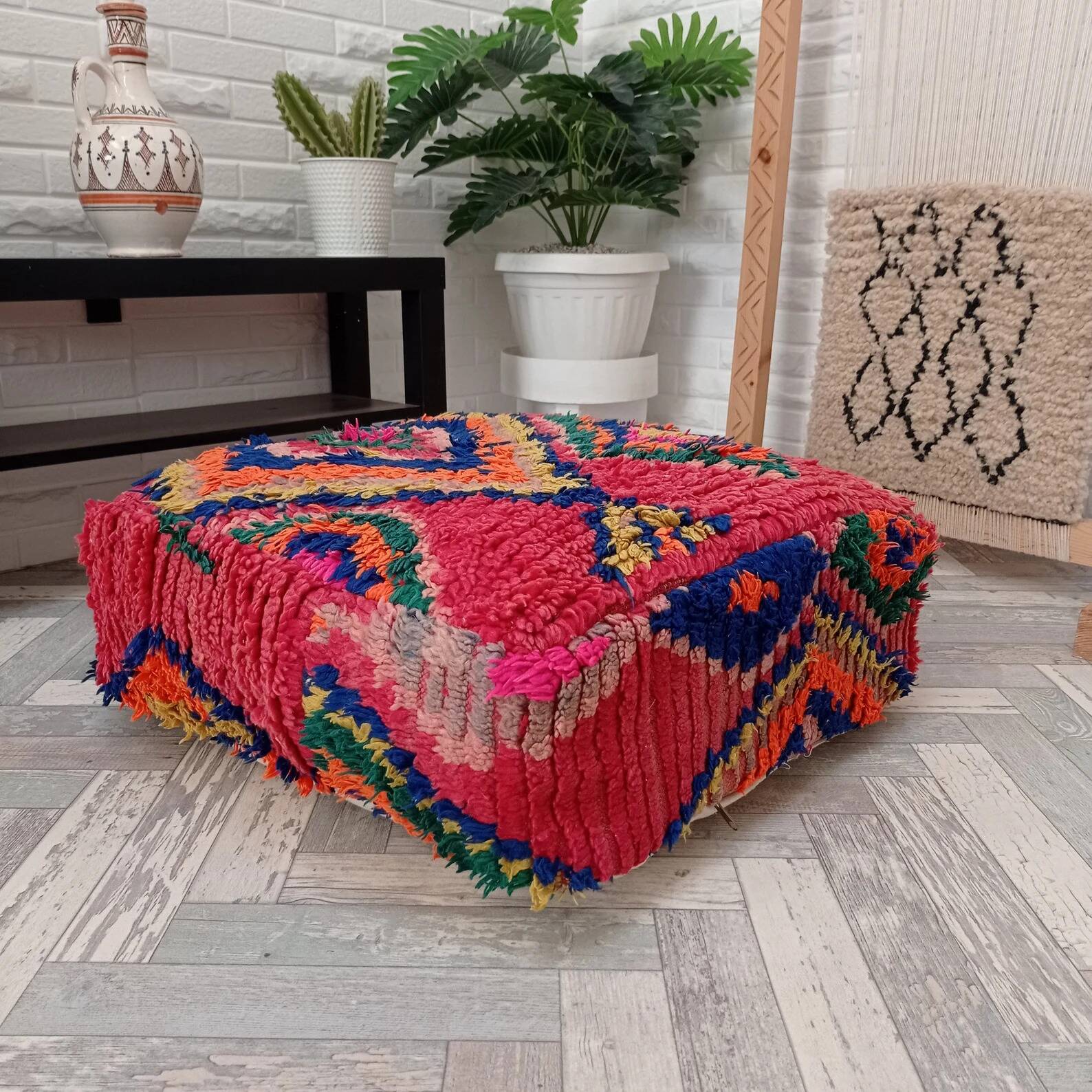 Handmade Berber pouf in wool 60 X 60 X 20 CM