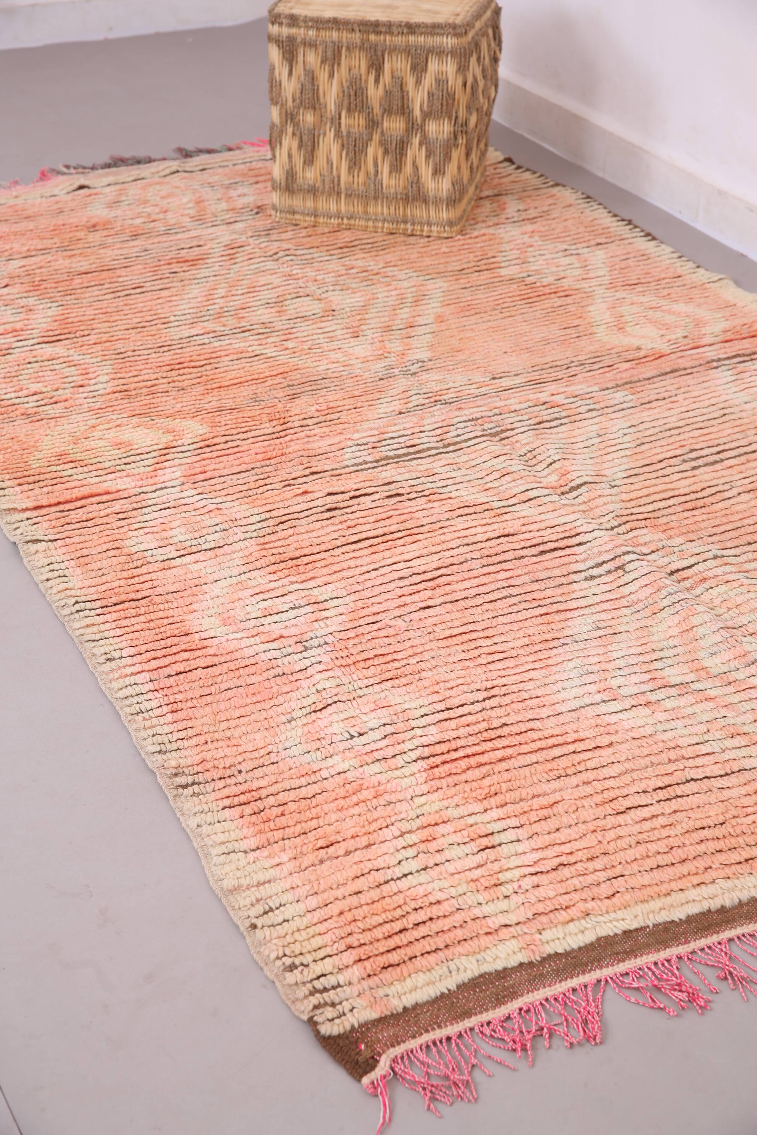 Tapis marocain vintage en laine rose