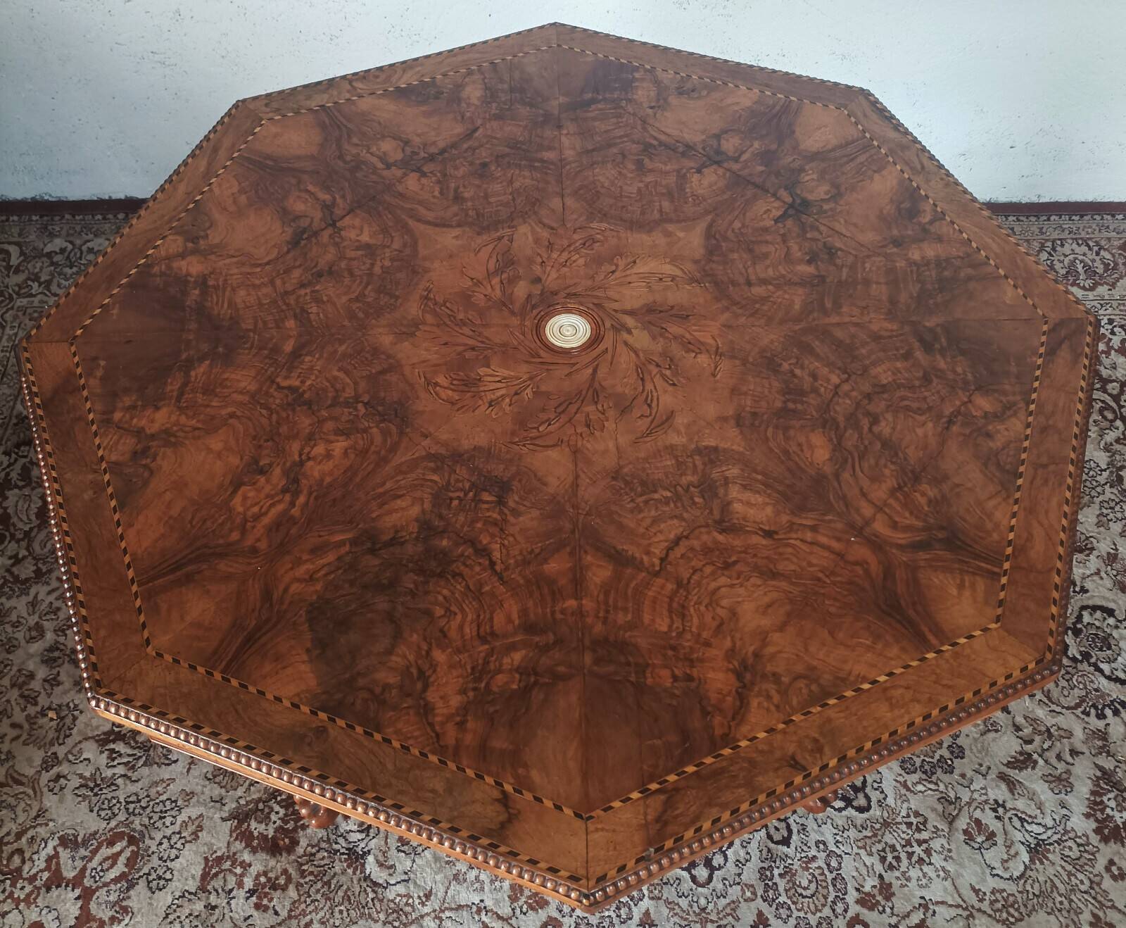 Napoleon III octagonal centre table in marquetry walnut.