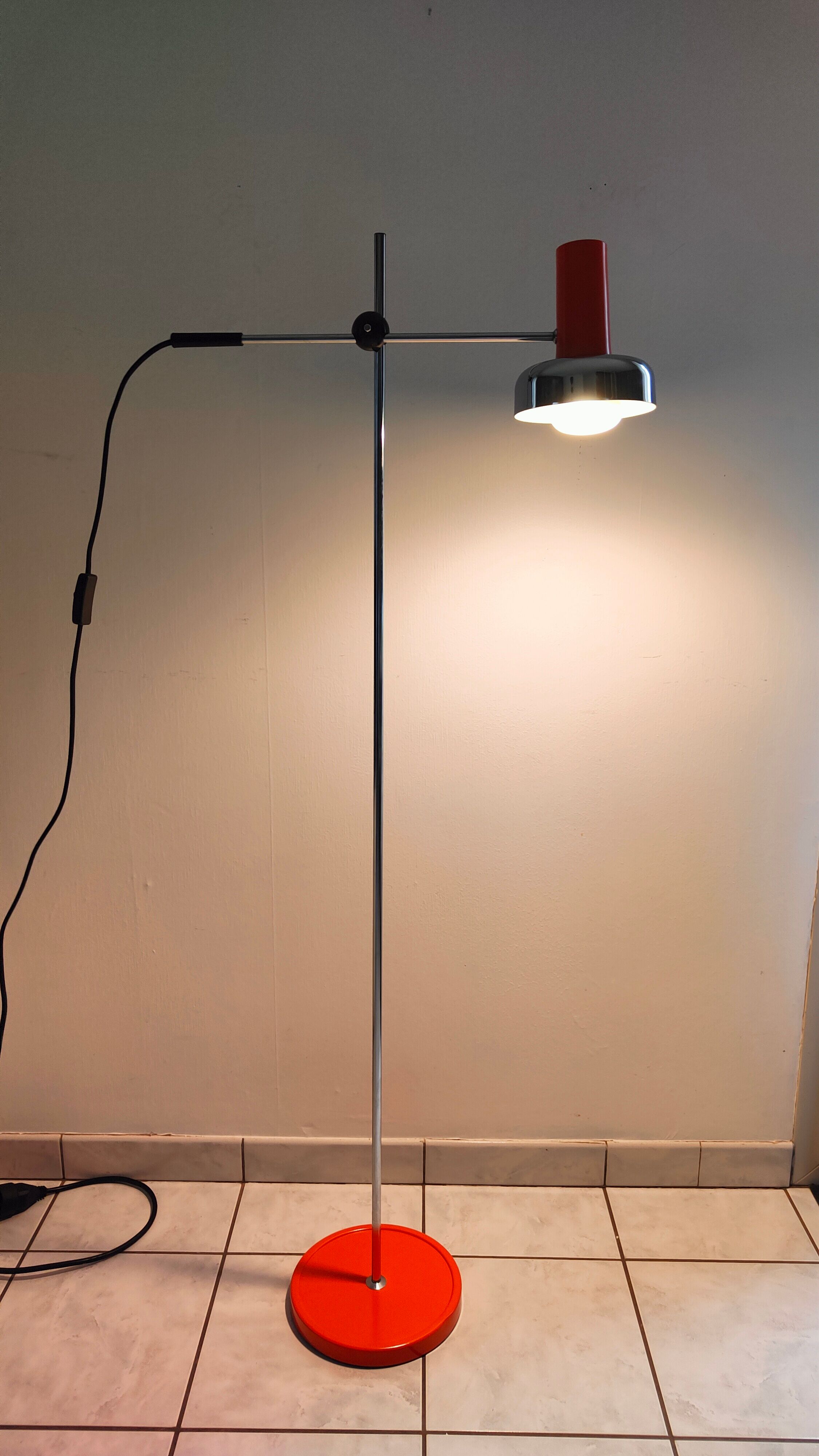 Articulated floor lamp, 1970