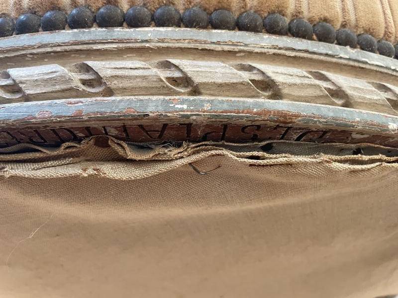 Fauteuil - Bergère de style Louis XVI réchampie velours beige