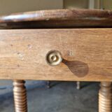 Shuttered table - Louis Philippe period, circa 1840 - In molded walnut