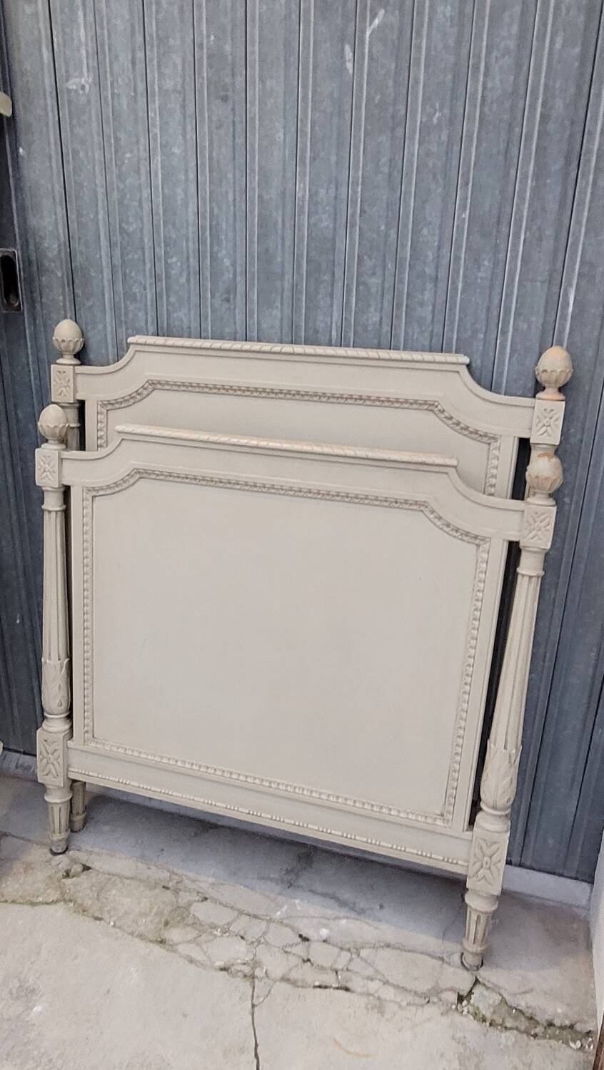 Pair of antique Louis XVI style beds with patina - 1900s