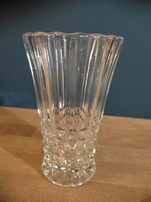 Glass vase crystal molded diamond point dp 012309