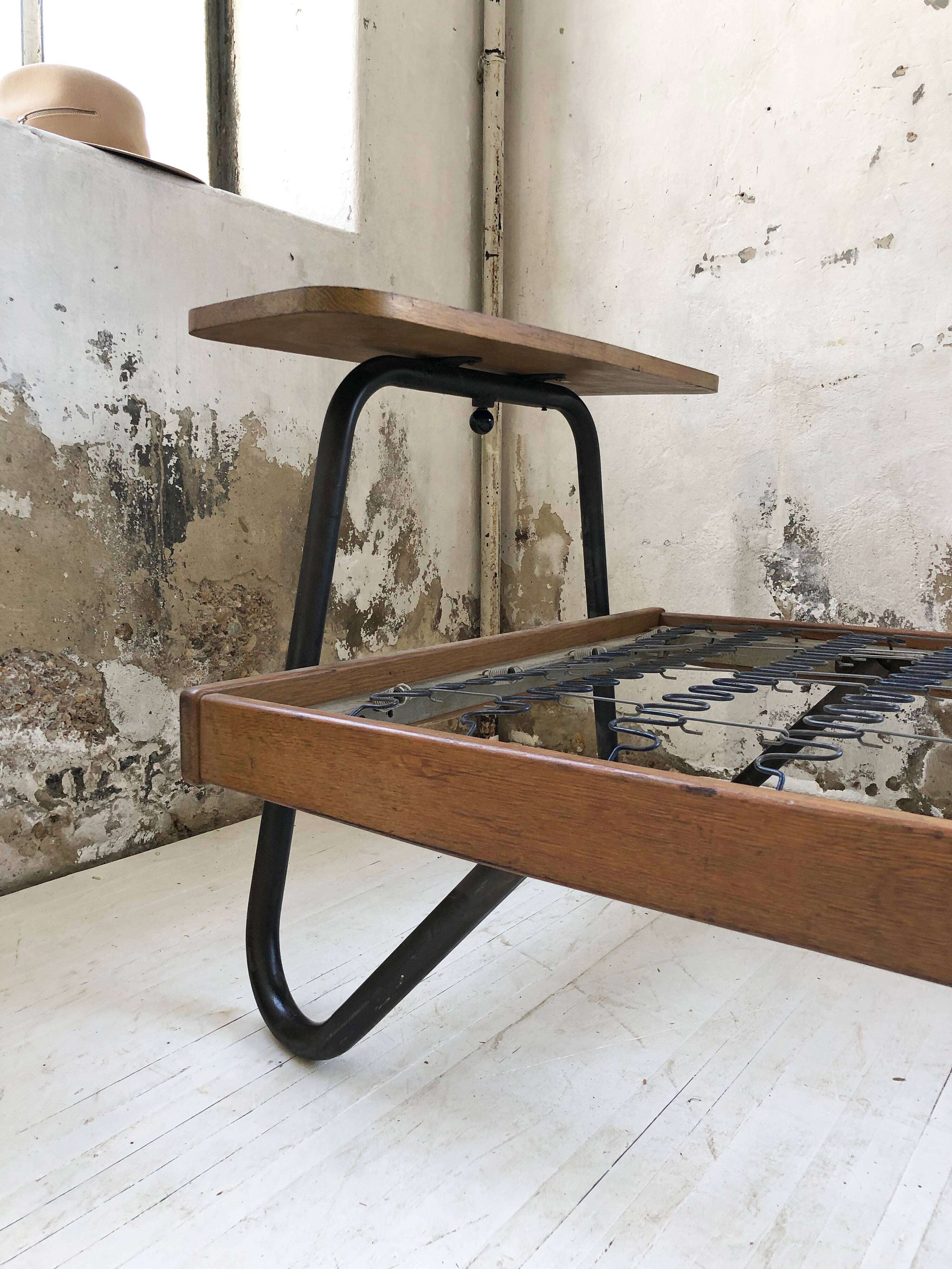 Lit par Jacques Hitier, éditions Mobilor 1950