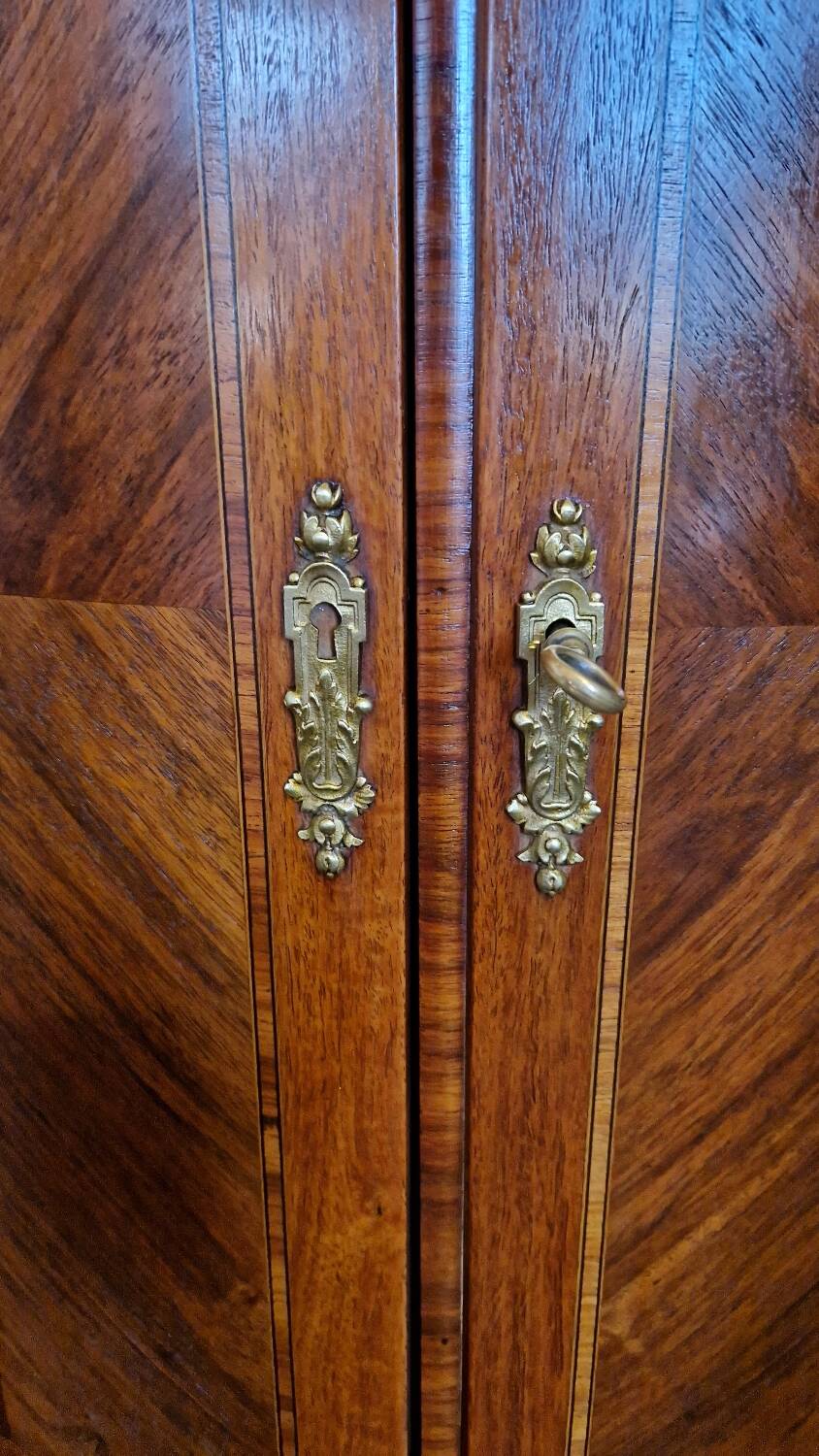 Corner marquetry cabinet