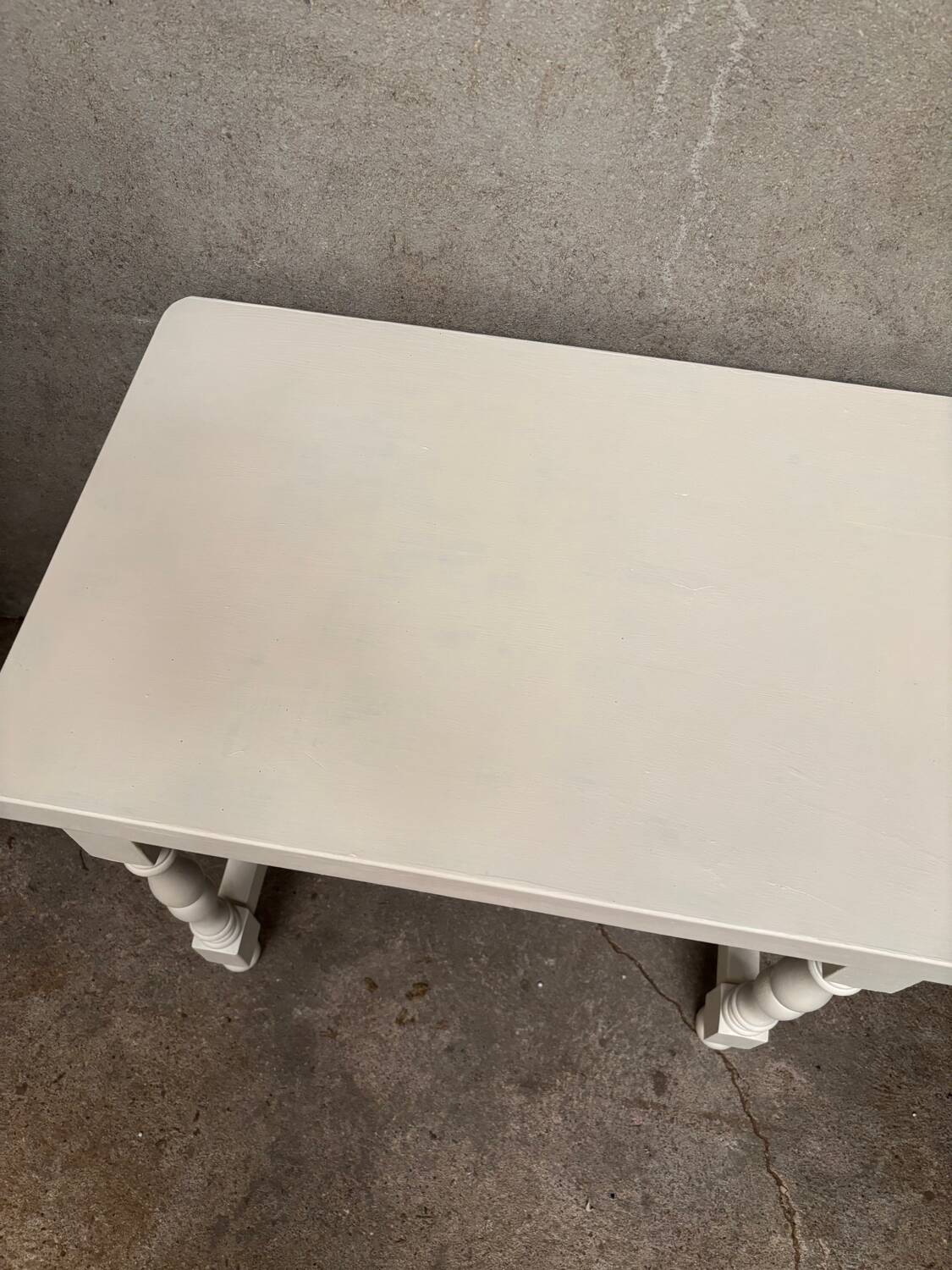 White coffee table or pedestal table