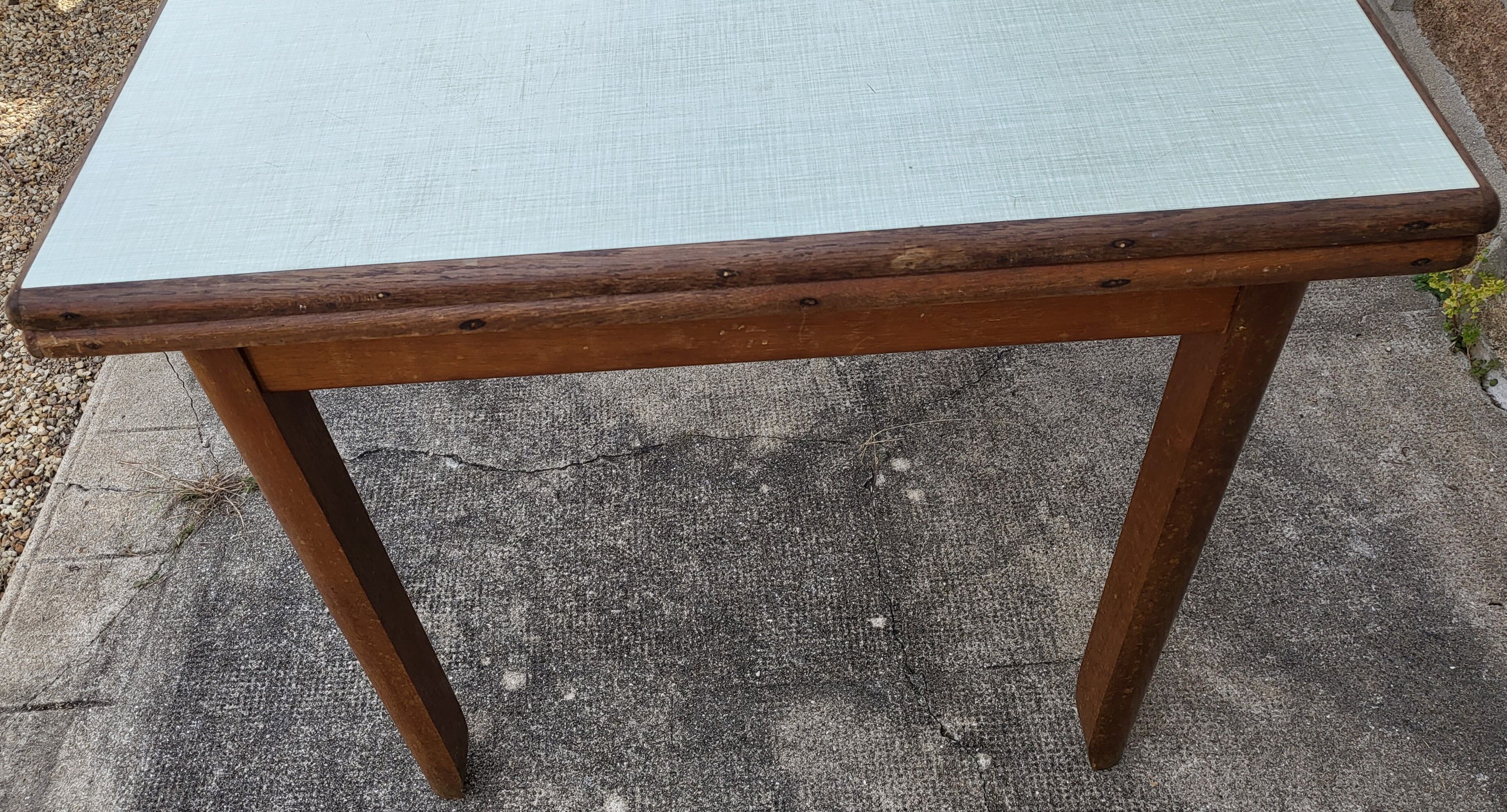 Vintage water green wood/formica table
