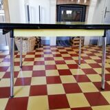 Table in formica