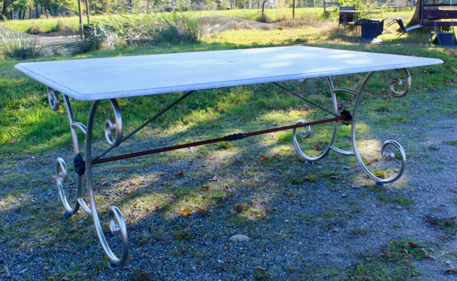 Table Dessus Marbre De Carrare Piètement Fer Forgé