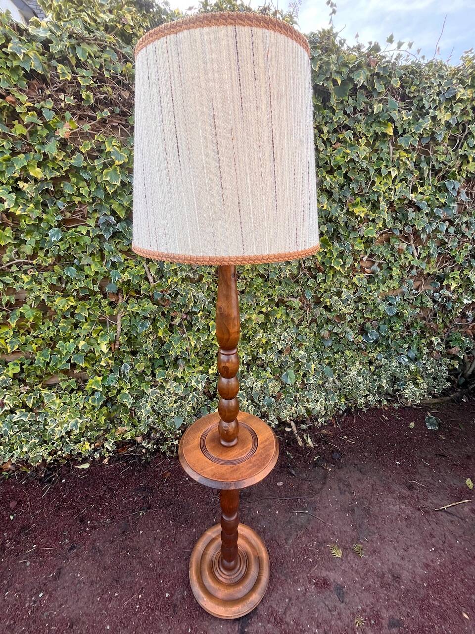 Floor lamp