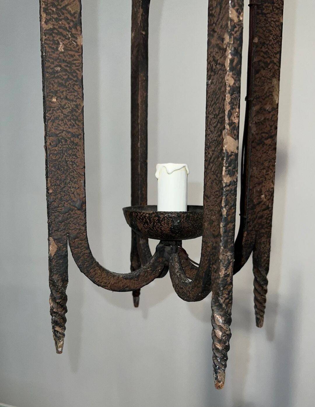 Suspension en fer forgé, travail français, circa 1950