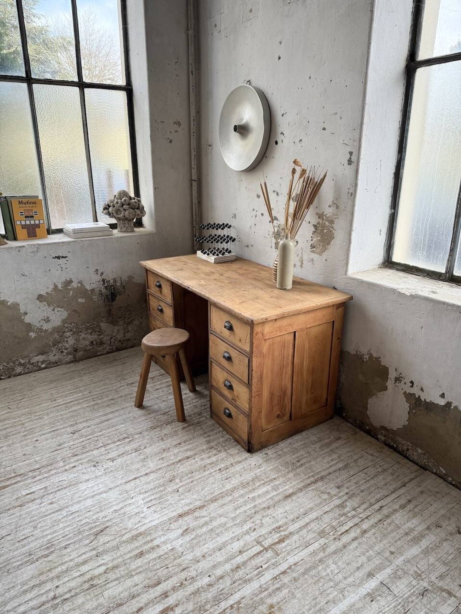 Bureau pin meuble atelier 1950