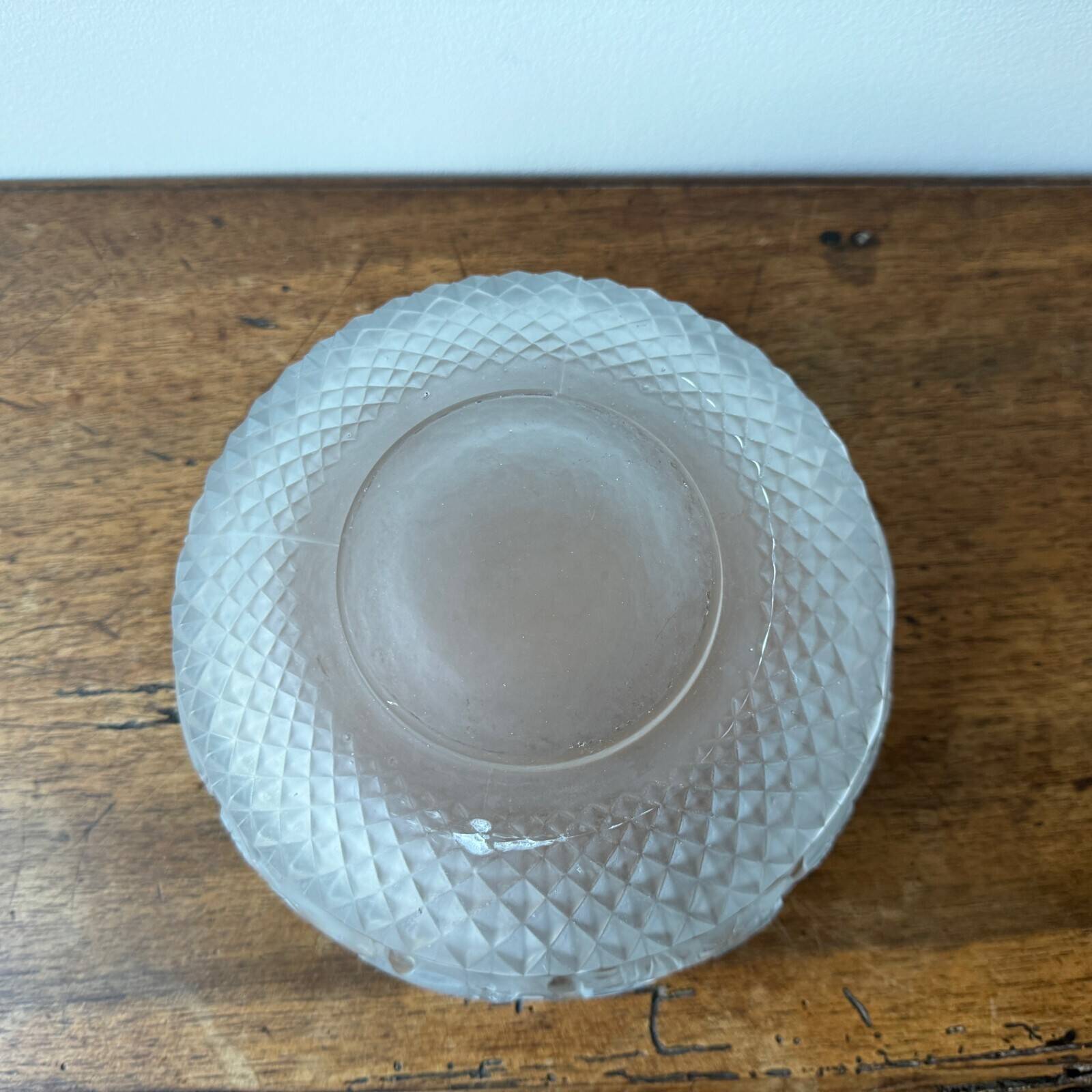 Art Deco bowl, 1930, in pressed molded glass, decorated with a woman and fruit