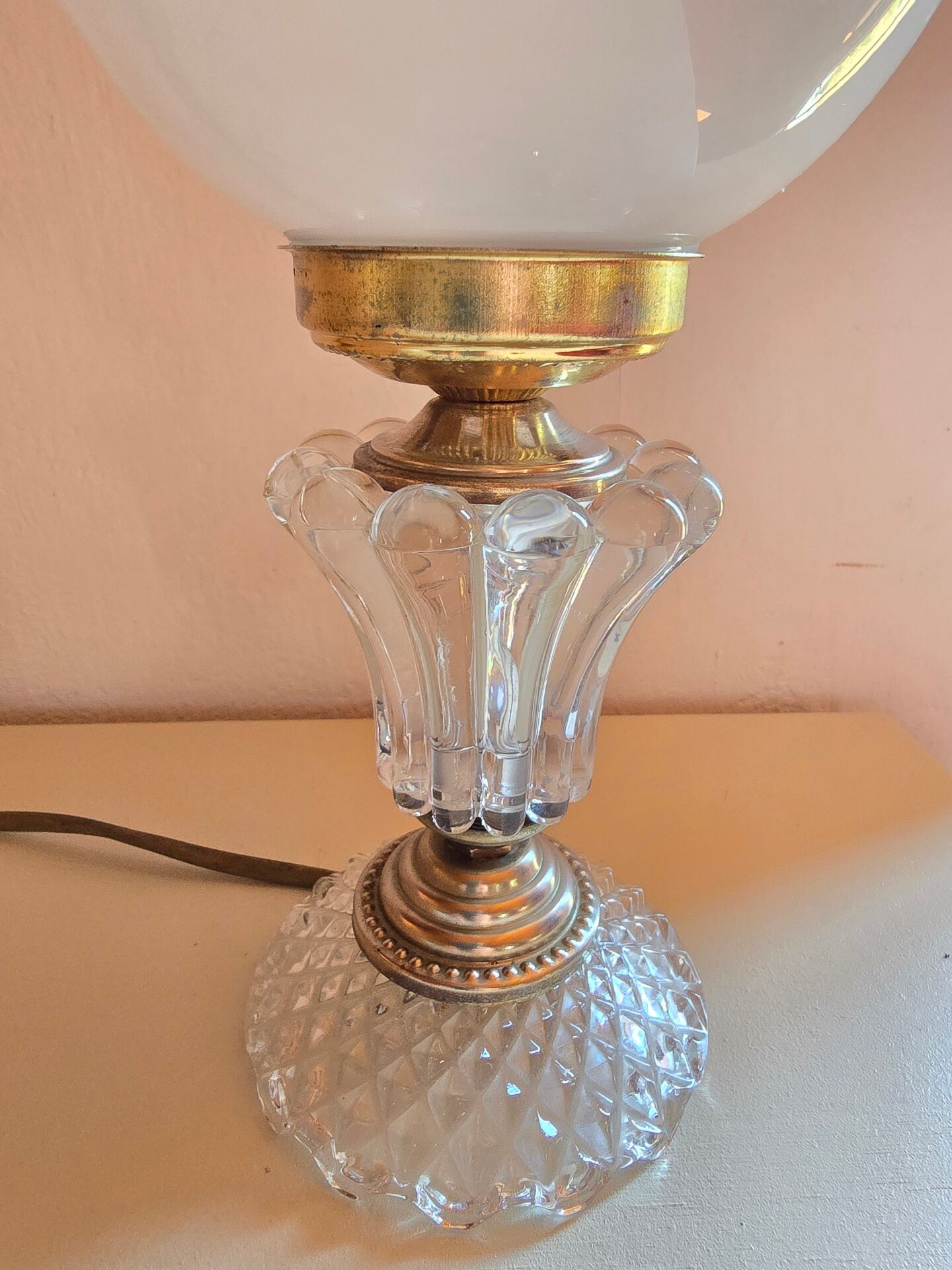 Glass lamp with white opal globe