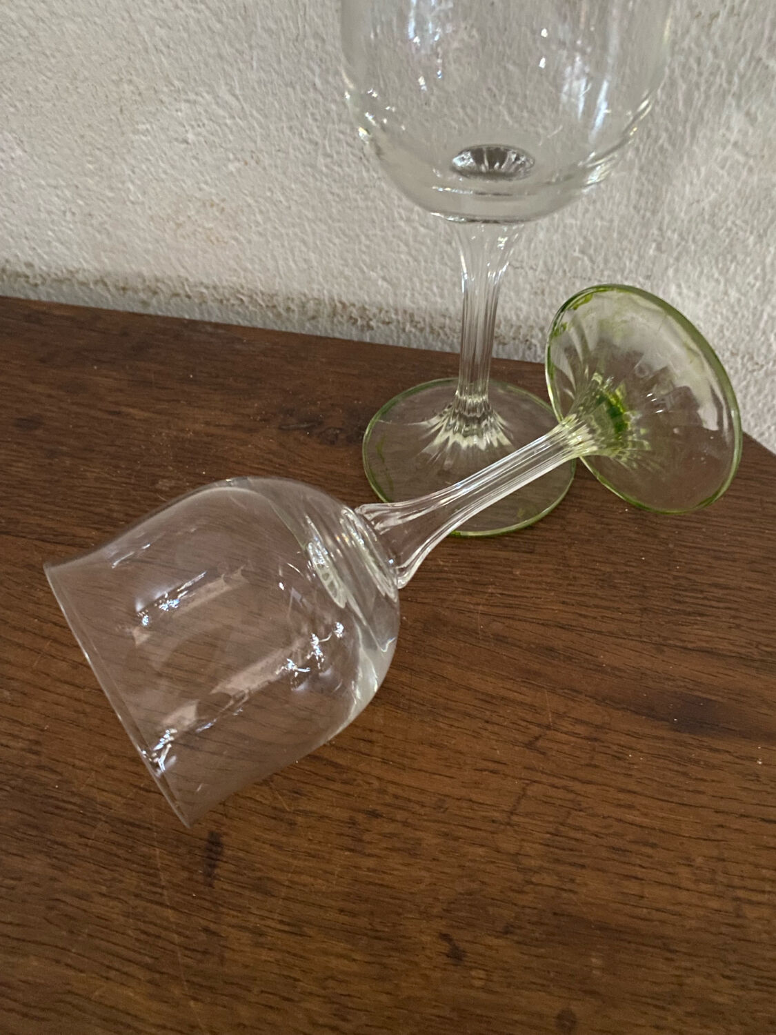 2 footed tulip glasses in crystal from the 1960s.