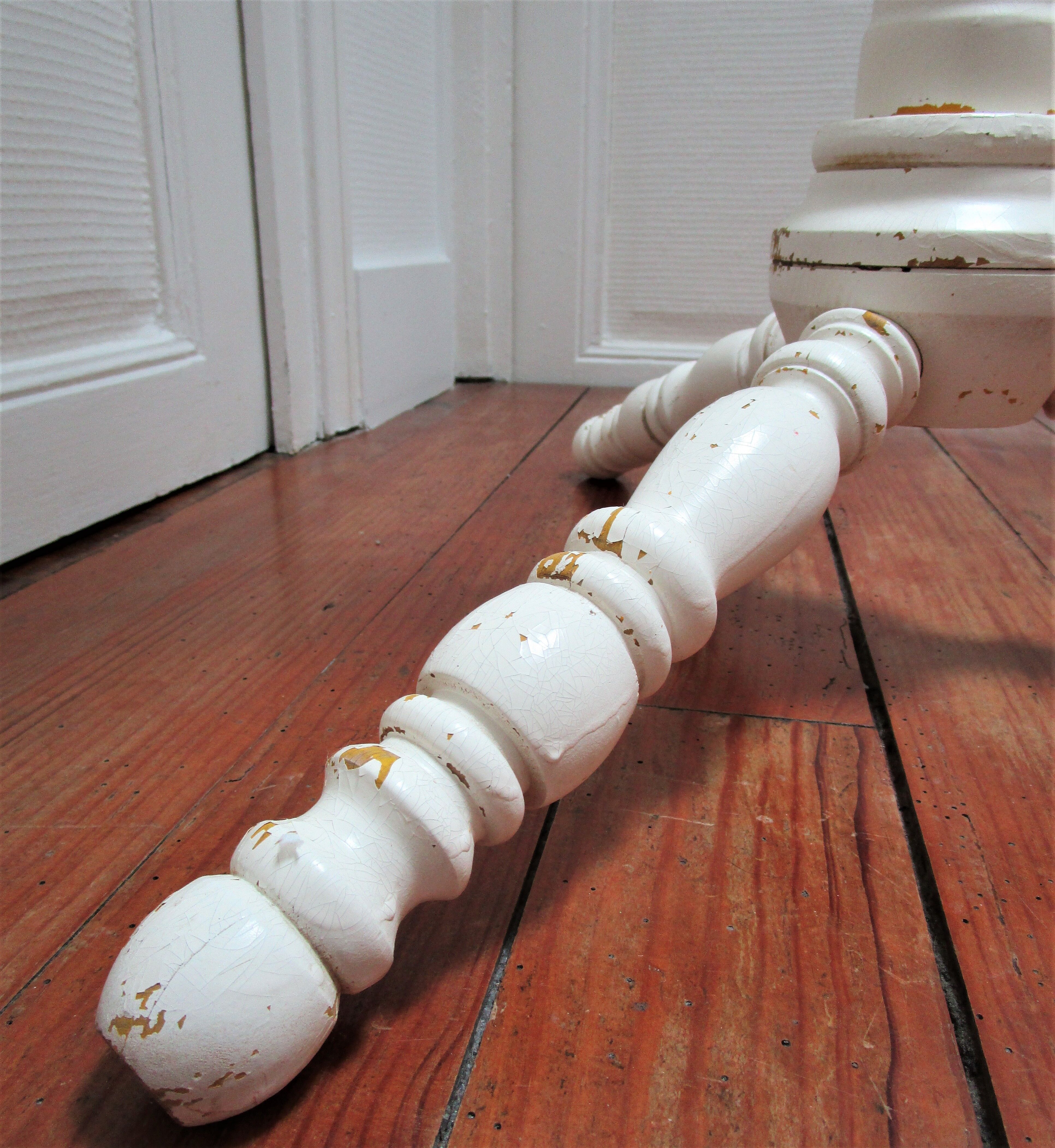 Coat rack parrot solid wood turned white patinated vintage