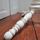 Portemanteau perroquet bois massif tourné blanc patiné vintage