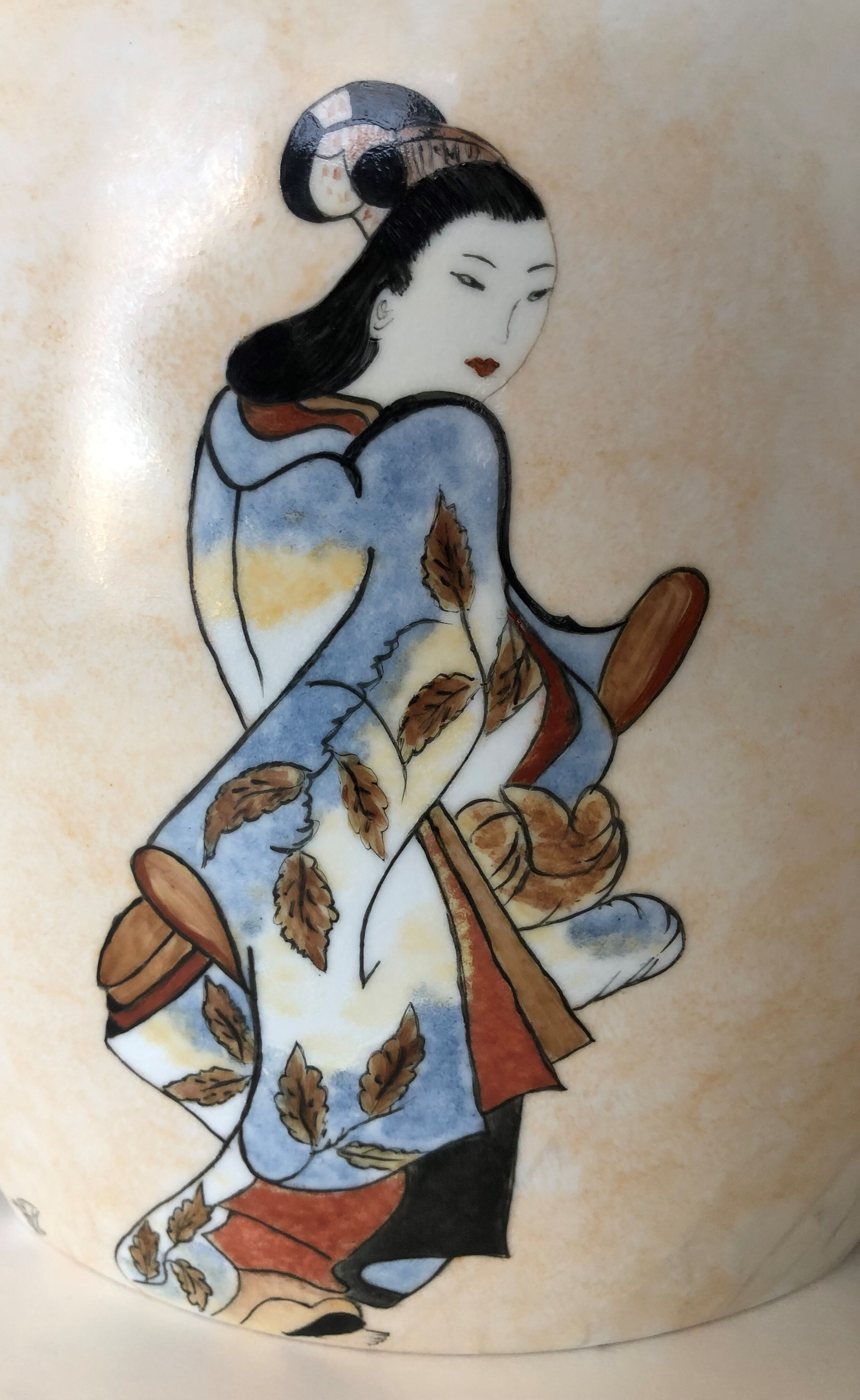 Large porcelain vase with Japanese decoration