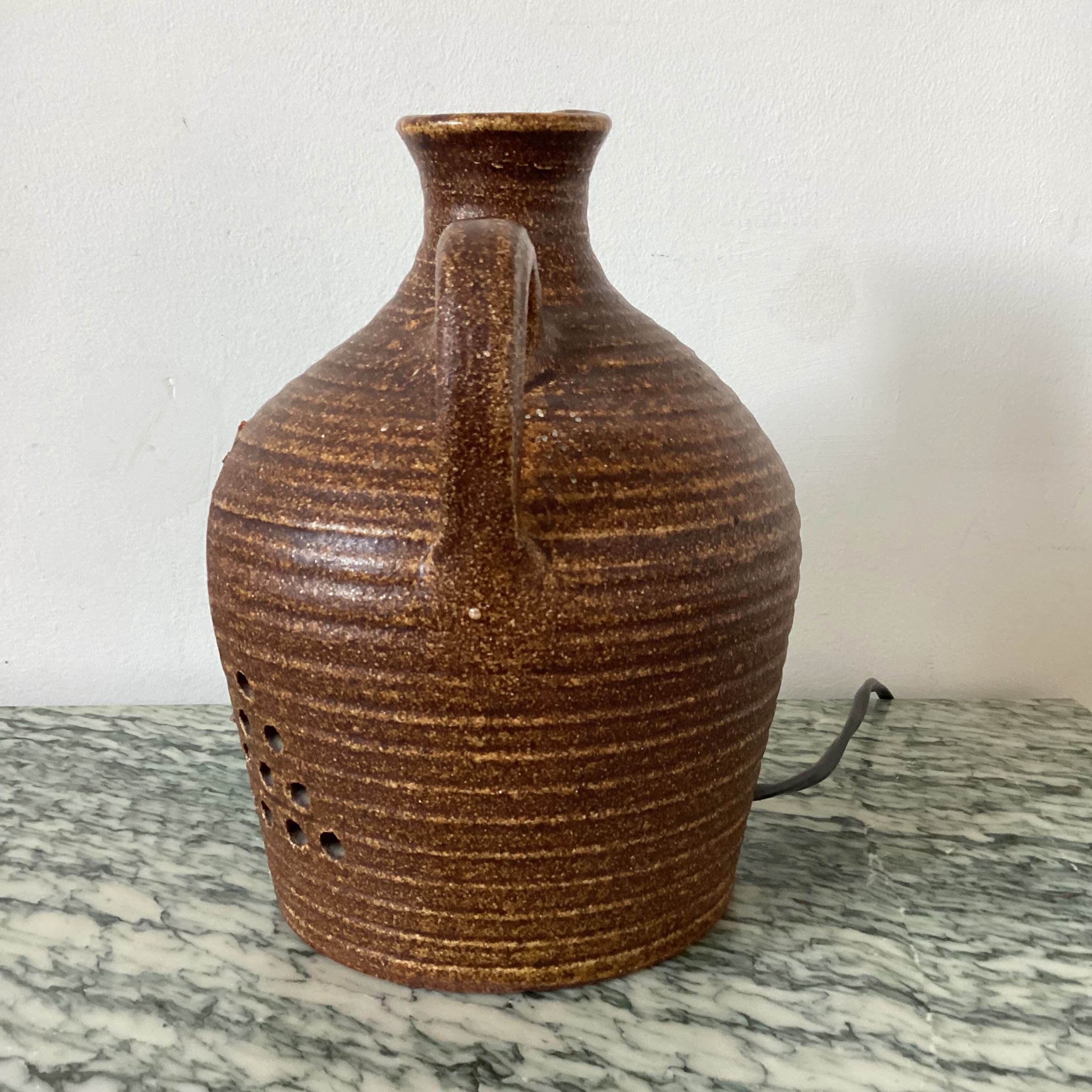 Accolay stoneware lamp