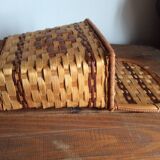 Wall basket
