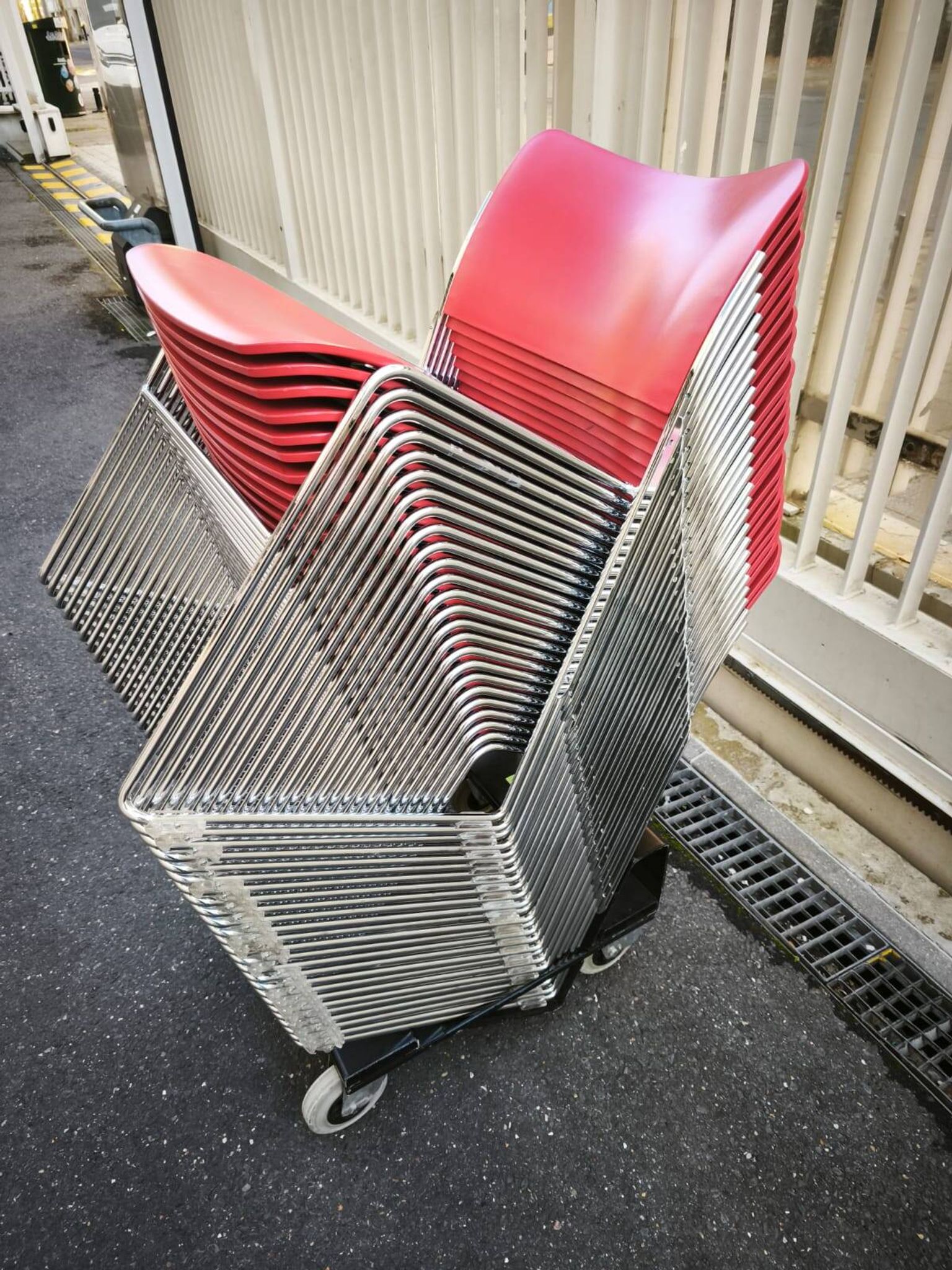 Set of 110 chairs 40/4, Howe