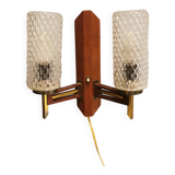 Applique danoise double en teck, laiton et verre cristal.