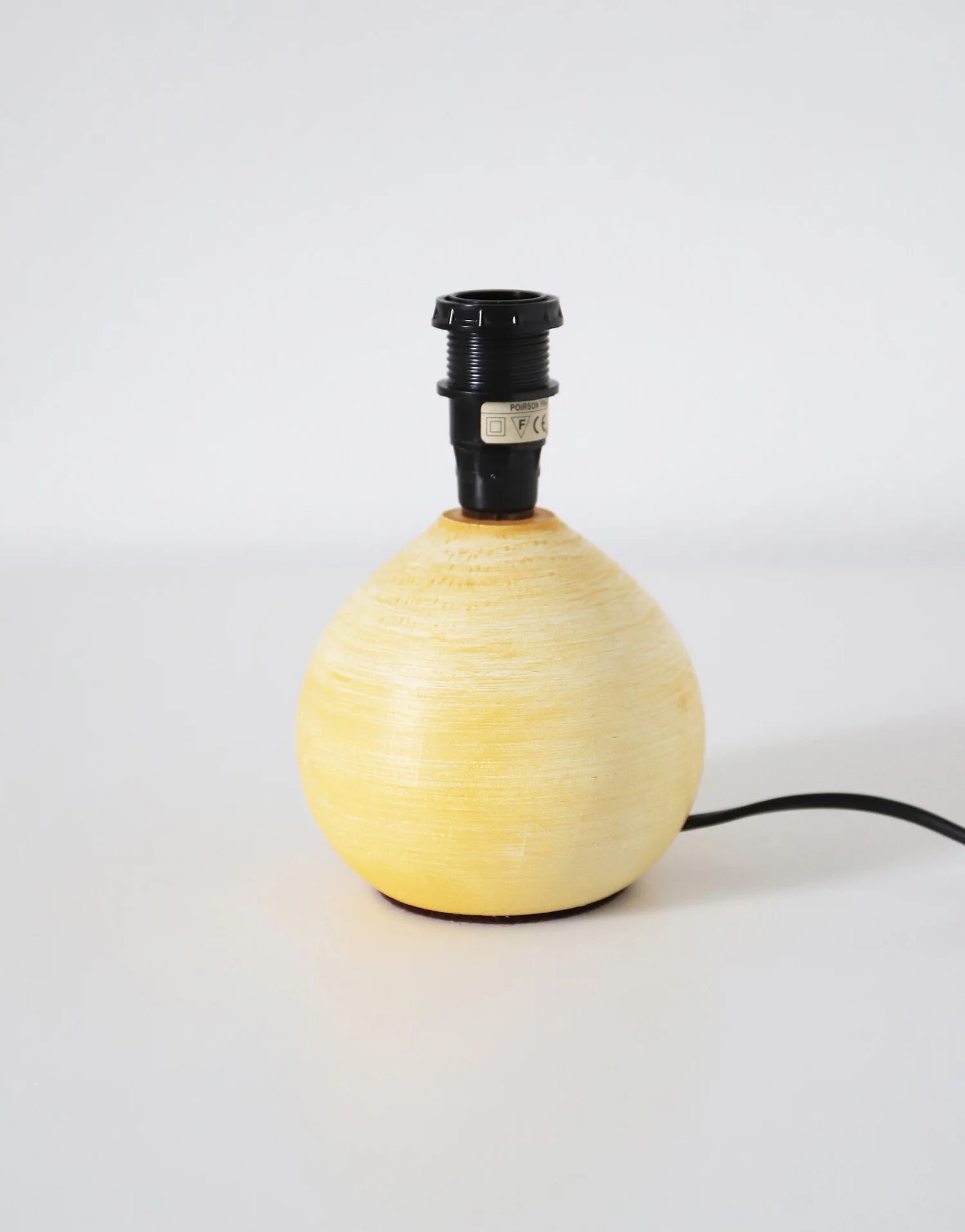 Vintage table lamp – Turned wood and yellow Vichy
