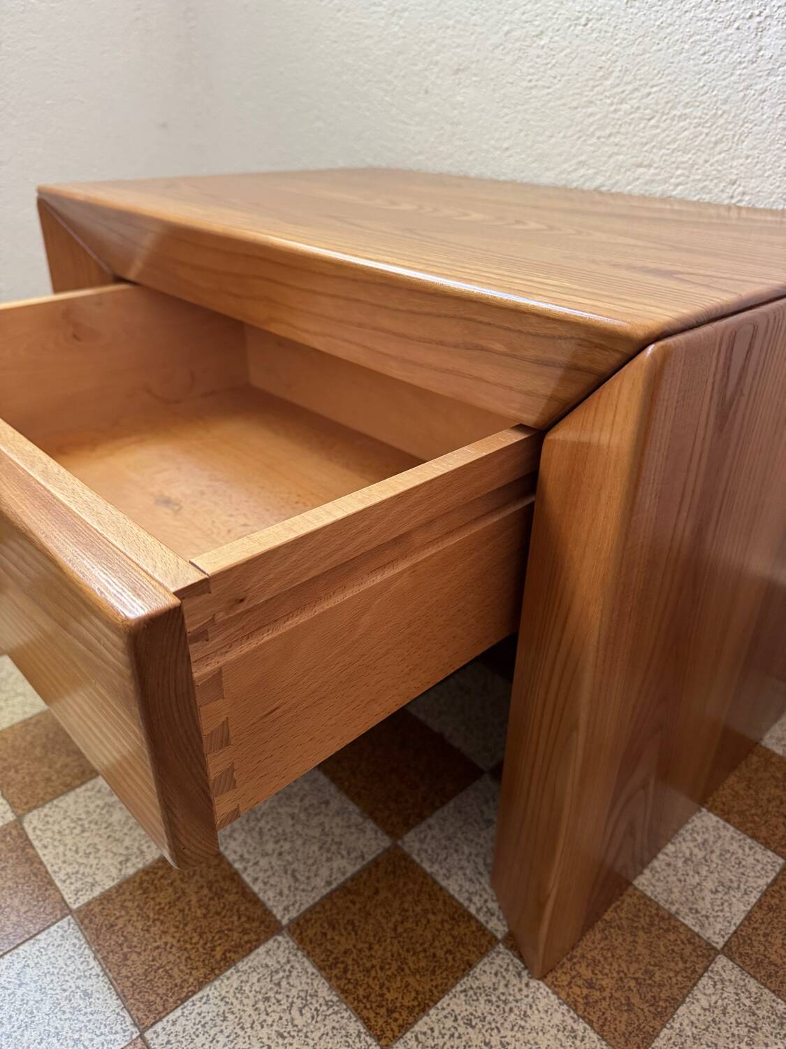 Elm bedside table Maison Regain 80s