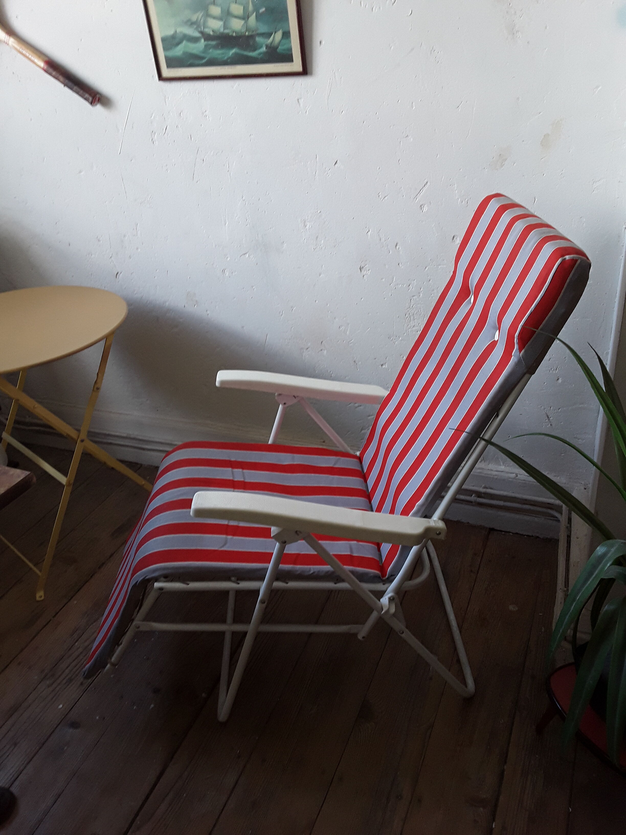 Vintage lounge chair