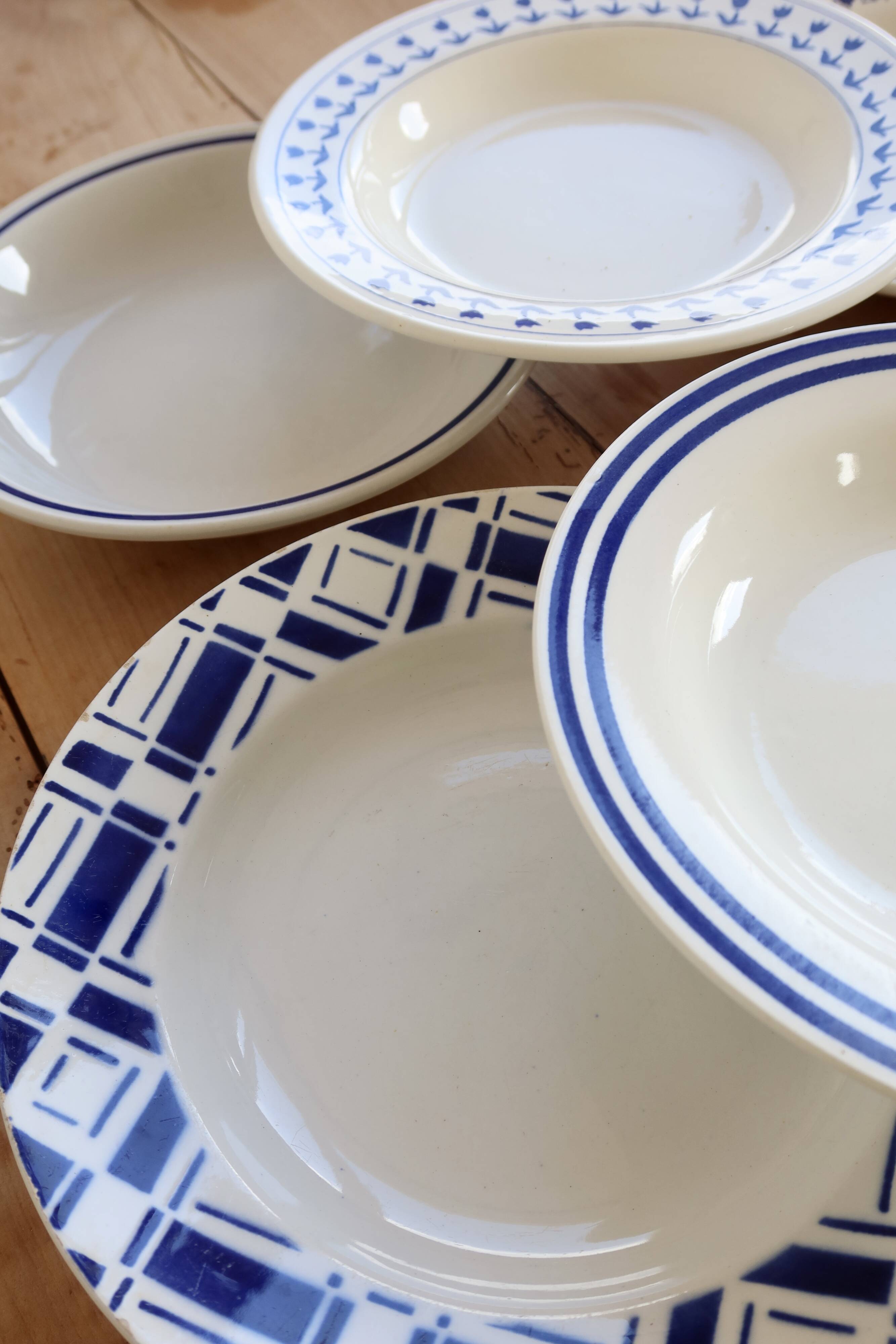 6 mismatched vintage deep plates blue and white porcelain - Lot Sai