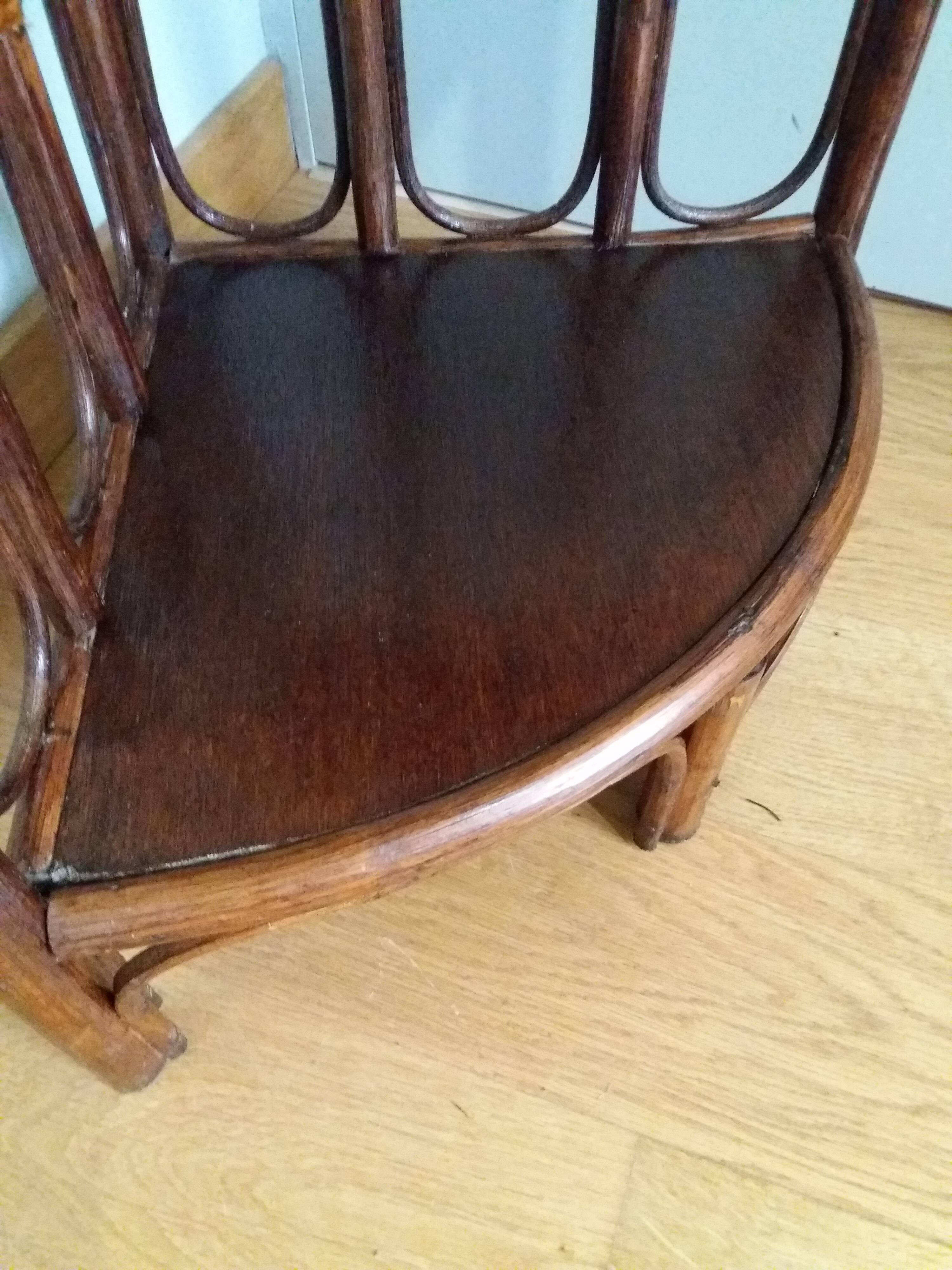 Wicker rattan corner shelf neck
