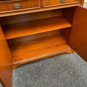 English display cabinet with 2 doors, mahogany imitation, 1990.